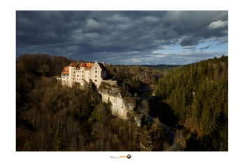 Burg Rabenstein-Ailsbachtal-Wandern-wanderweg-höhlenweg-aussichtspunkt_Fotospot_groß